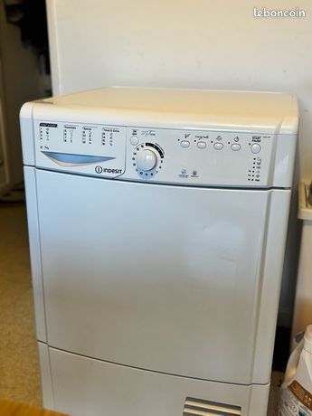 Sèche-linge Indesit 7 kg excellent état très peu utilisé