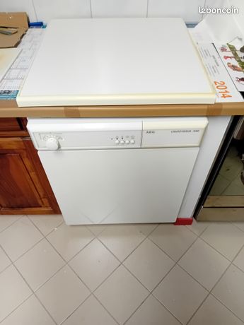 Seche linge intégrable AEG lavatherm 330 5kgs linge 220v 3000watts a evacuation d'air exterieure