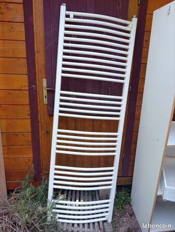 Sèche serviette à fluide