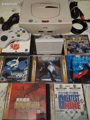 Sega Saturn+8 jeux carte mémoire et manette