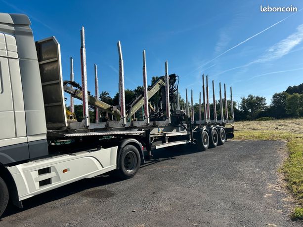 Semi remorque forestière grue