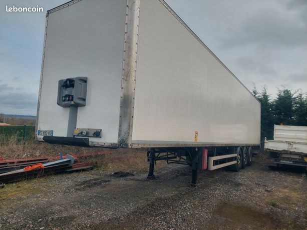 Semi remorque fourgon Fruehauf 3 essieux,hayon élévateur 2015