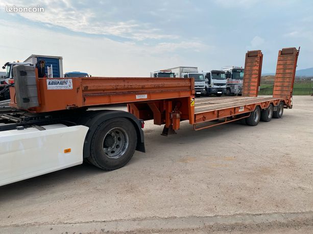 Semi-remorque porte engin