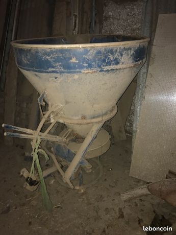 Semoir à engrais
