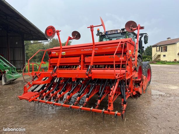 Semoir Kuhn Intégra + Herse rotative
