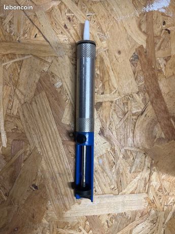 Seringue soudure étain