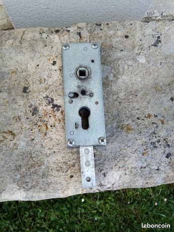 Serrure porte de garage basculante