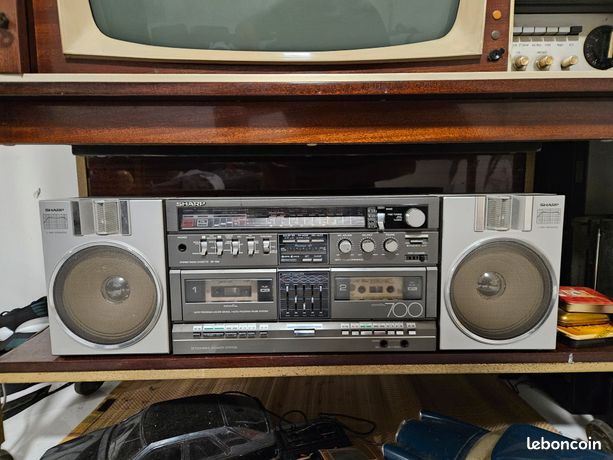 Sharp GF-700H Stereo Boombox Ghetto Blaster Radio Tape Recorder Manuale Leggi