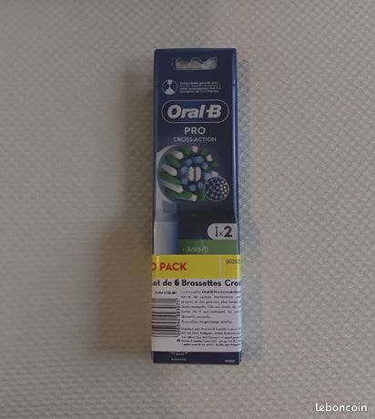 Six Brossettes Toutes Neuves ORAL B CROSS ACTION Elles sont dans leurs Blisters non ouverts