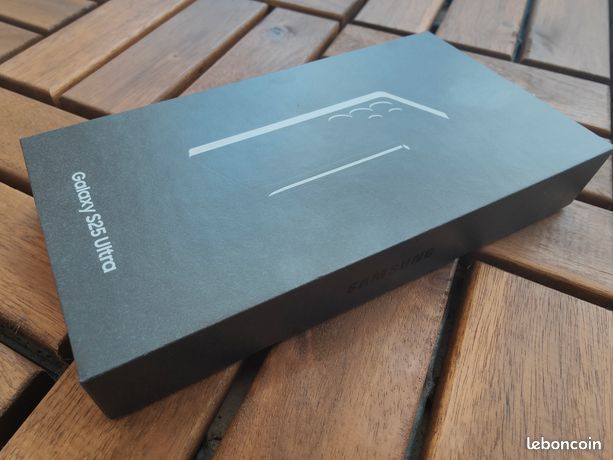 Smartphone SAMSUNG S25 ULTRA 1To Neuf (Retour SAV)