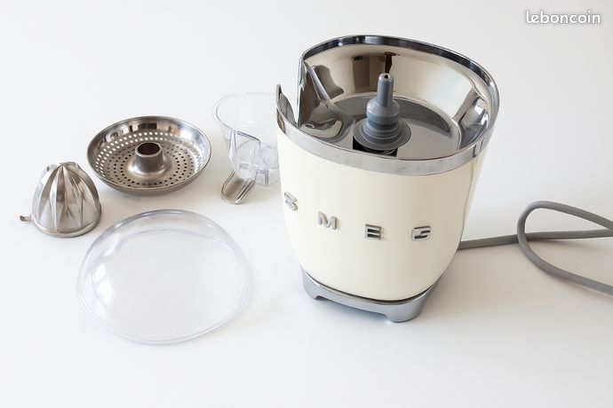 Smeg presse agrumes très peu utilisé