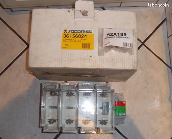 Socomec FUSERBLOC T.1 4 X 250A CDE LATERALE DROITE