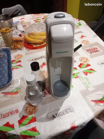 Sodastream avec 2 bouteilles