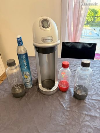Sodastream + recharge + 3 bouteilles