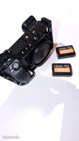 Sony A6500 + 2 batteries supplémentaires + Cage SmallRig