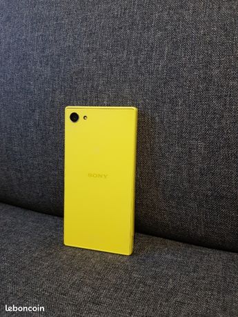Sony Xperia Z5 Compact Jaune Casi