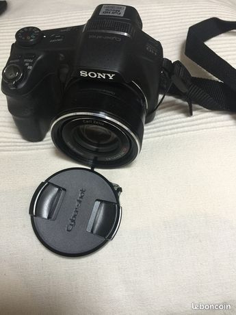 Sony Cyber-Shot DSC-HX200V Bridge puissant avec sacoche et chargeur en
