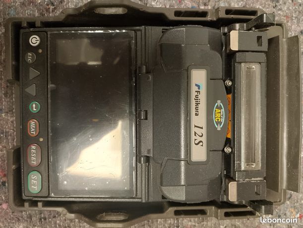 Soudeuse fibre optique fujikura 12s --- SANS chargeur
