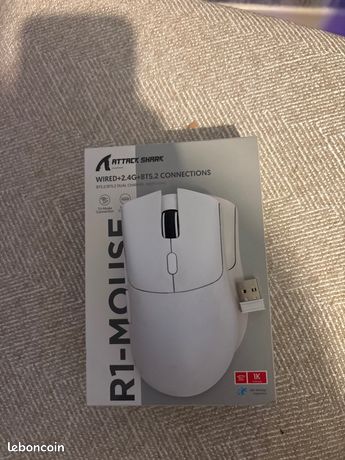 Souris attack shark r1