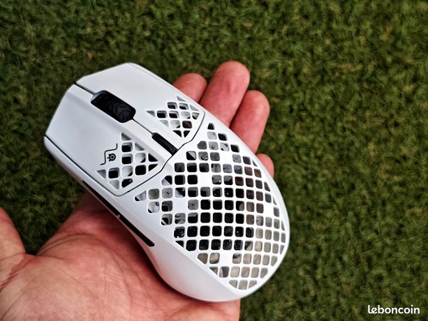 Souris SteelSeries Aerox 3 Snow Edition - Filaire