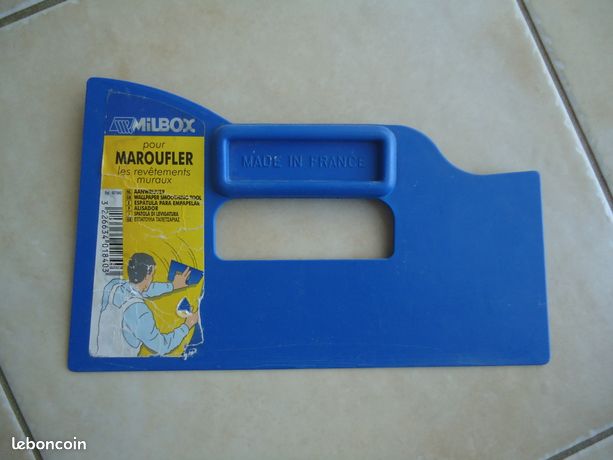 Spatule ou couteau MILBOX pour maroufler les revêtements muraux