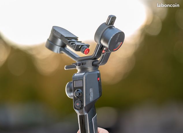Stabilisateur Gimbal MOZA AirCross 2 L'outil professionnel pour des vidéos d'une fluidité exceptionnelle