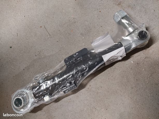 Stabilisateur Massey Ferguson ACW174776A