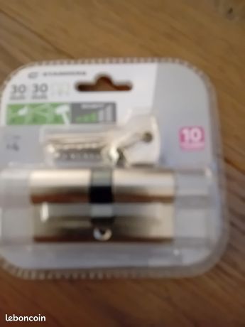 Standard serrure 30 mm 30 mm garantie 10 ans neuf 3 clés