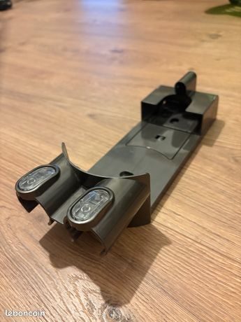 Station daccueil aspirateur balais Dyson V6