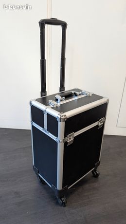 Stations Électriques 2400W 3000W 3500W 5000 Watts générateur solaire portable groupe électrogène lithium 220 volts dans valise trolley nomade camping garage loisir