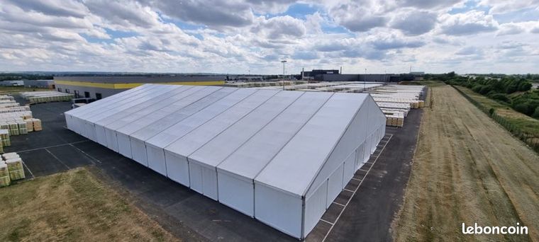 Structure aluminium de 40m x 65m doit 2.600 m2