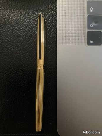 Stylo bille feutre waterman plaqué or modèle directeur