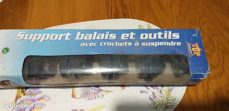 Support balais ou outils