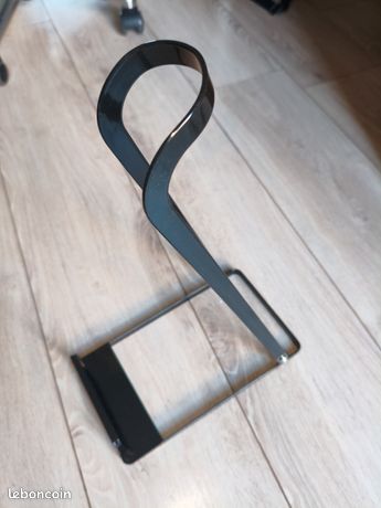 Support d'aspirateur