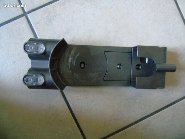 Support Dyson pour v6 fonctionne très bien