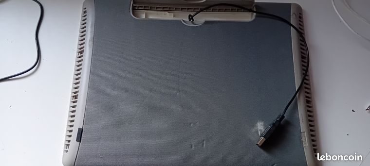 Suppot ventilé pour ordinateur