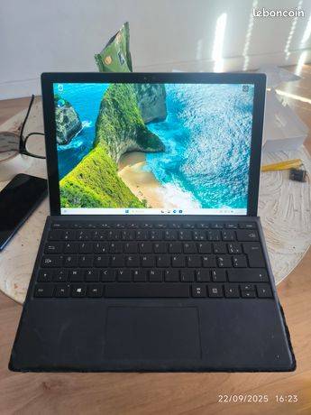 Surface Pro 4 i5 6th 8g ssd 256g W11 pro ok