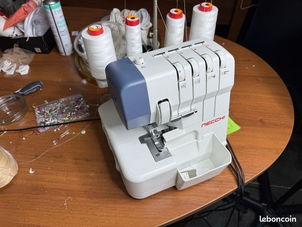 Surjeteuse Necchi NL11C
