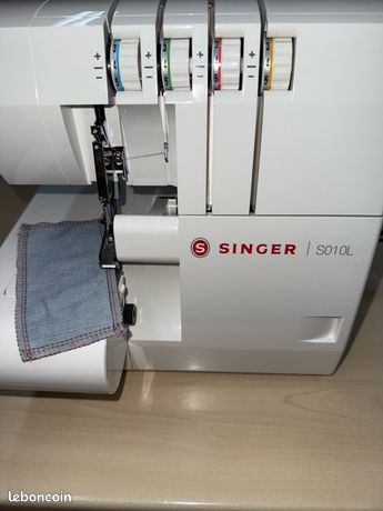 Surjeteuse singer S010L