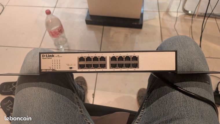 Switch D-Link DGS-1016D Gigabit 16 Ports - Métallique & Rackable - Silencieux Fanless