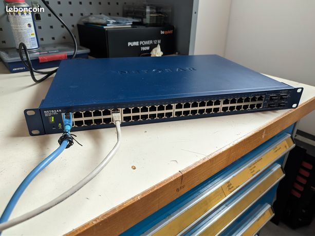 Switch Netgear GS748TS