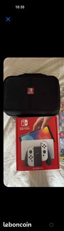 Switch oled avec sacoche et carte sd