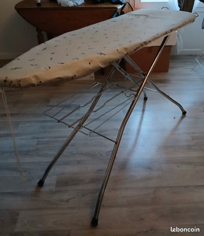 Table à repasser rebuste
