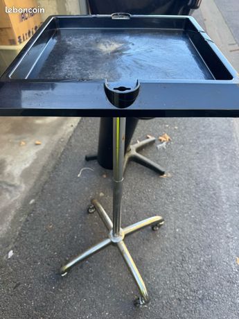 Table à roulettes coiffure
