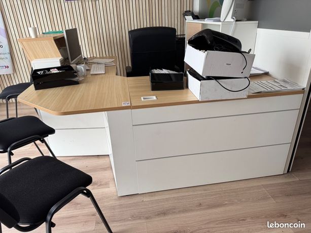 Table chaises bureau et fauteuil pour école centre de formation ou bureaux