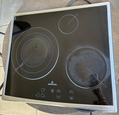 Table cuisson vitrocéramique à touches sensitives ARISTON