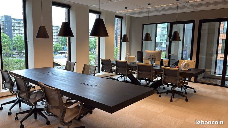 Table de conférence en chêne massif