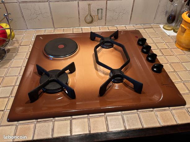 TABLE de CUISSON ARTHUR MARTIN Electrolux TM 3023T - 3 feux GAZ + 1 ELECTRIQUE