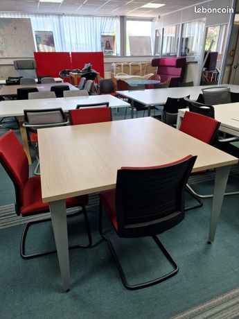 Table de réunion carrée – pieds gris