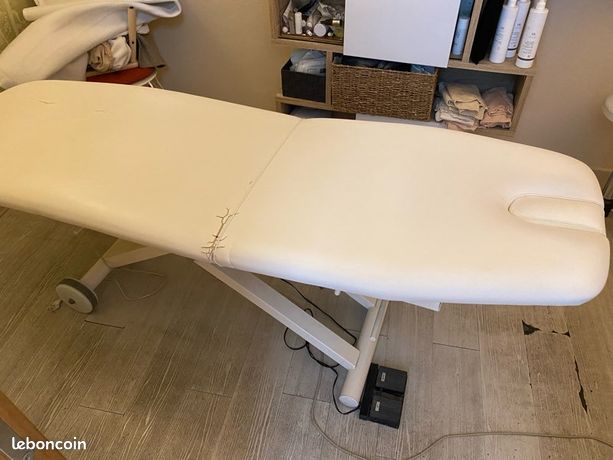 Table de soin électrique